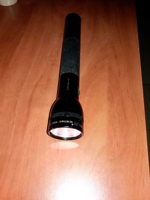 Latarka taktyczna MAG-LITE militare, police, US army