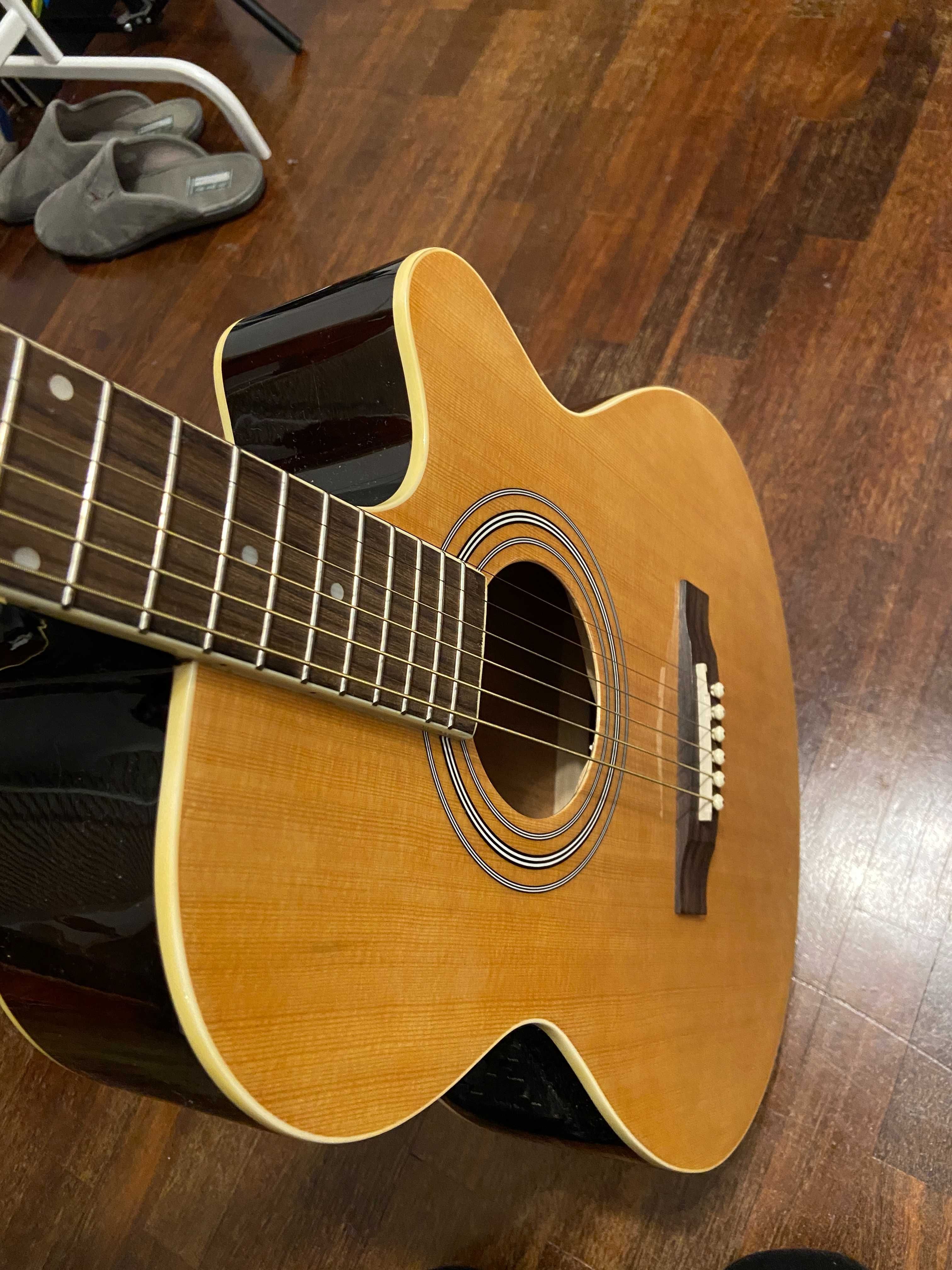 Guitarra Stagg Completa – Como Nova + Cabo + Cordas Novas