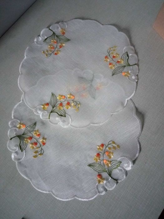 2x kolorowa serwetka okrągła śred.29cm.