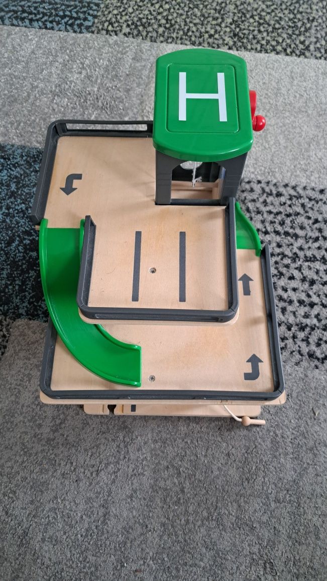 Drewniany parking garaż z windą do torów lidl playtive tory