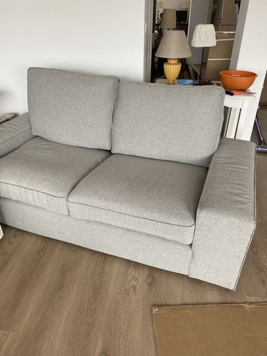 Capas de sofa de dois lugares kivik cinza praticamente novas