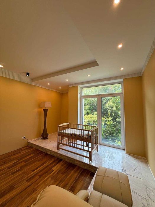 Продаж окремостосячого будинку у Малехові