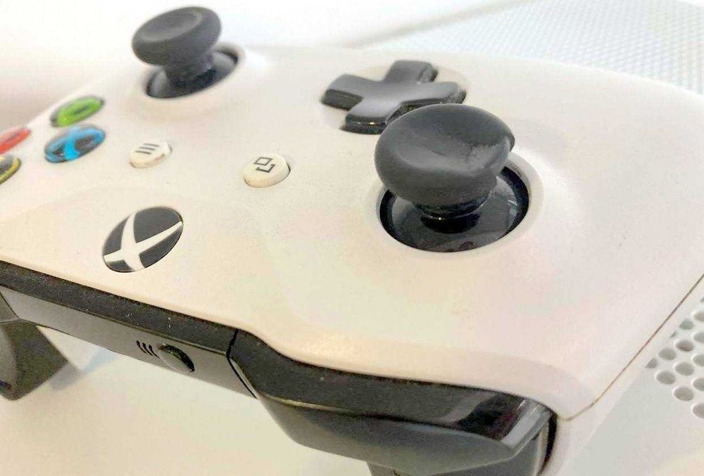 Консоль Microsoft Xbox One S All-Digital Edition 1TB White