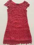 Vestido de renda com missangas no peito, tamanho 42 veste 36/38