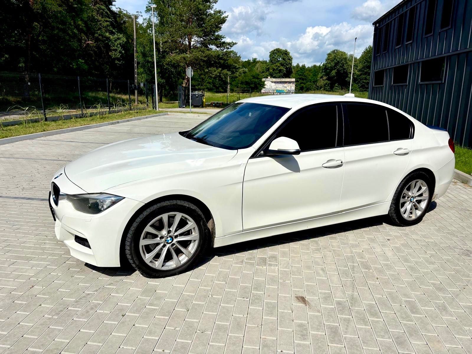 BMW Seria 3 już w Polsce 320 I X DRIVE 2.0 cm benzyna Cena po opłatach * w Polsce