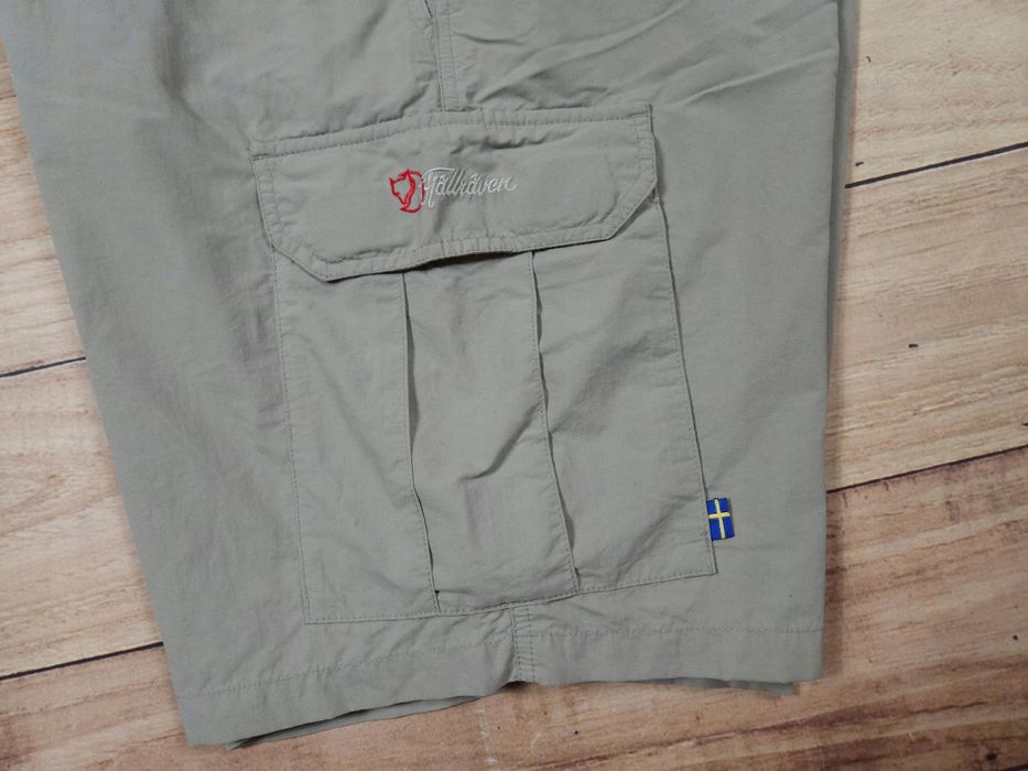 FJALLRAVEN Spodenki Cargo Beżowe Logowane r. 52