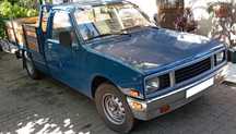 Vende-se carrinha de caixa aberta Bedford com motor Isuzu