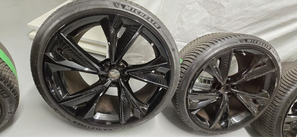Sprzedam komplet oryginalnych felg Audi RS 22 cale