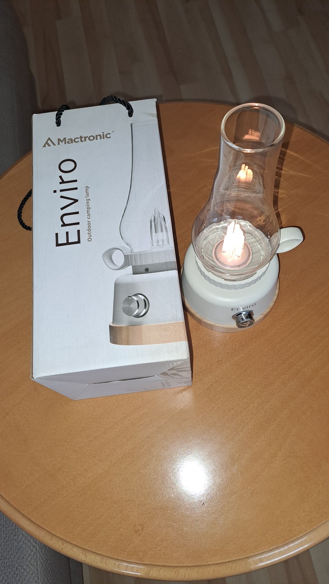 Lampa kempingowa Enviro Mactronic z funkcją płomienia