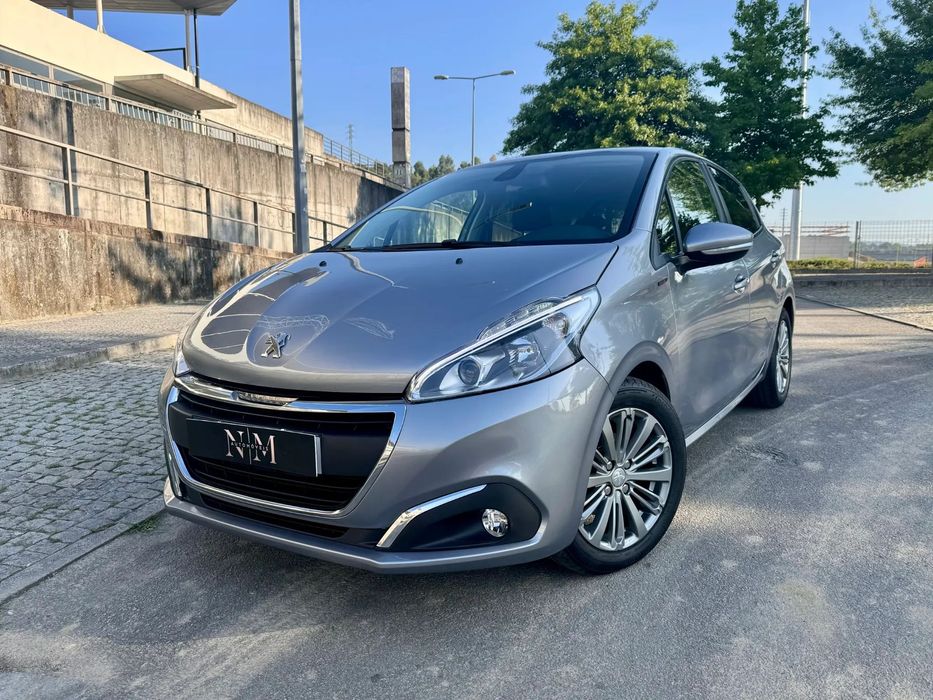Peugeot 208 1.2 PureTech Signature