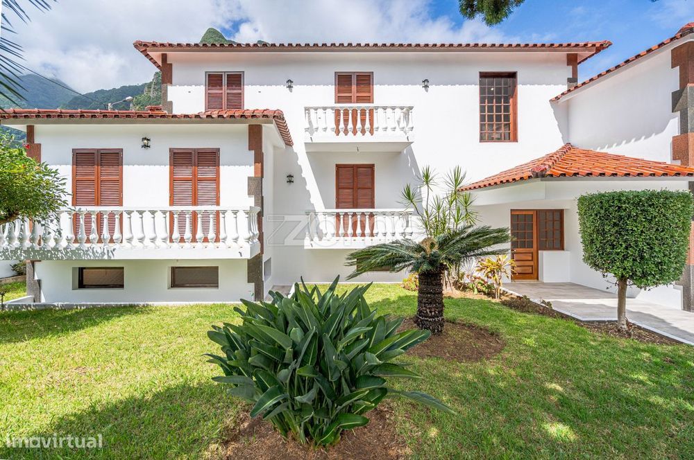 Moradia Isolada T4 em São Vicente