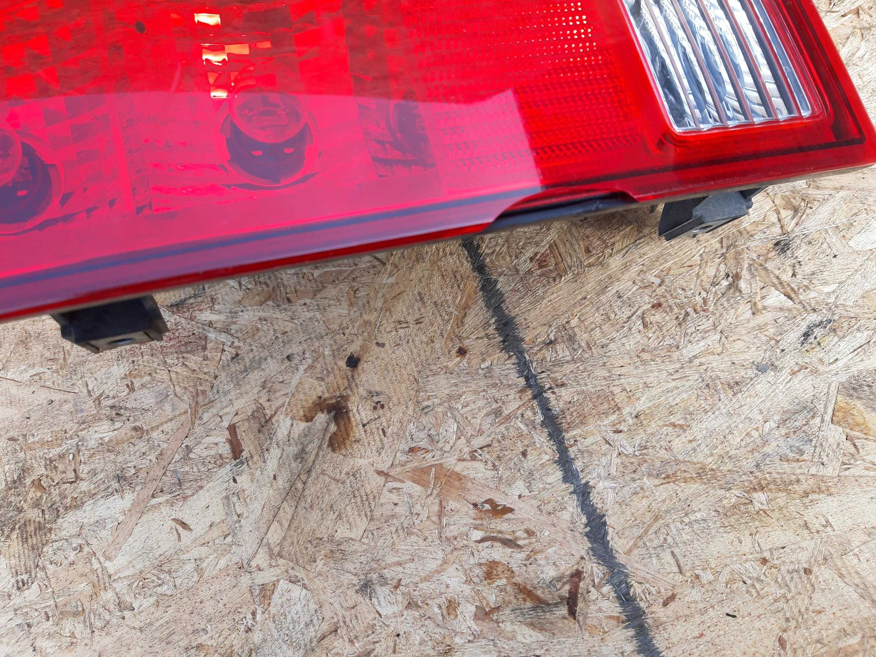 Lampa tylna NISSAN TITAN prawa