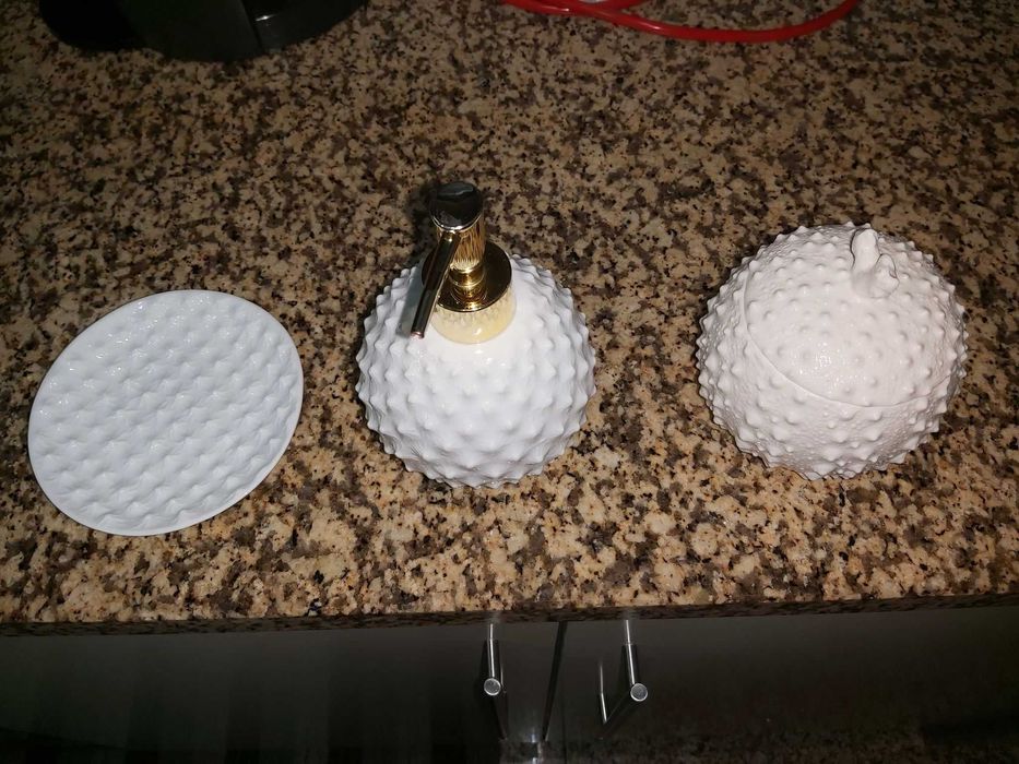 Conjunto Doseador + saboneteira + Pote algodão