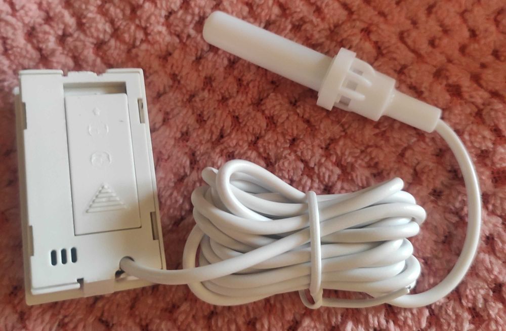 Цифровий термометр с датчиком температуры.Длина шнура 1 м.