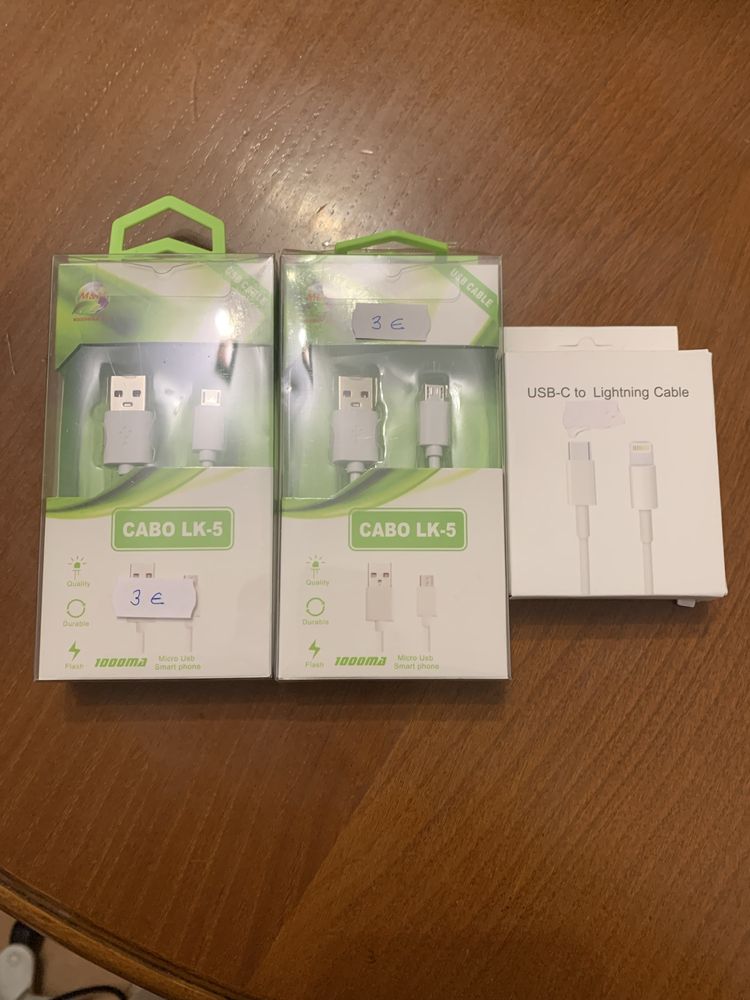 Vendo PowerBank 10,000mah , cabos de carregador android e iPhone e fones ***NOVOS E SELADOS***