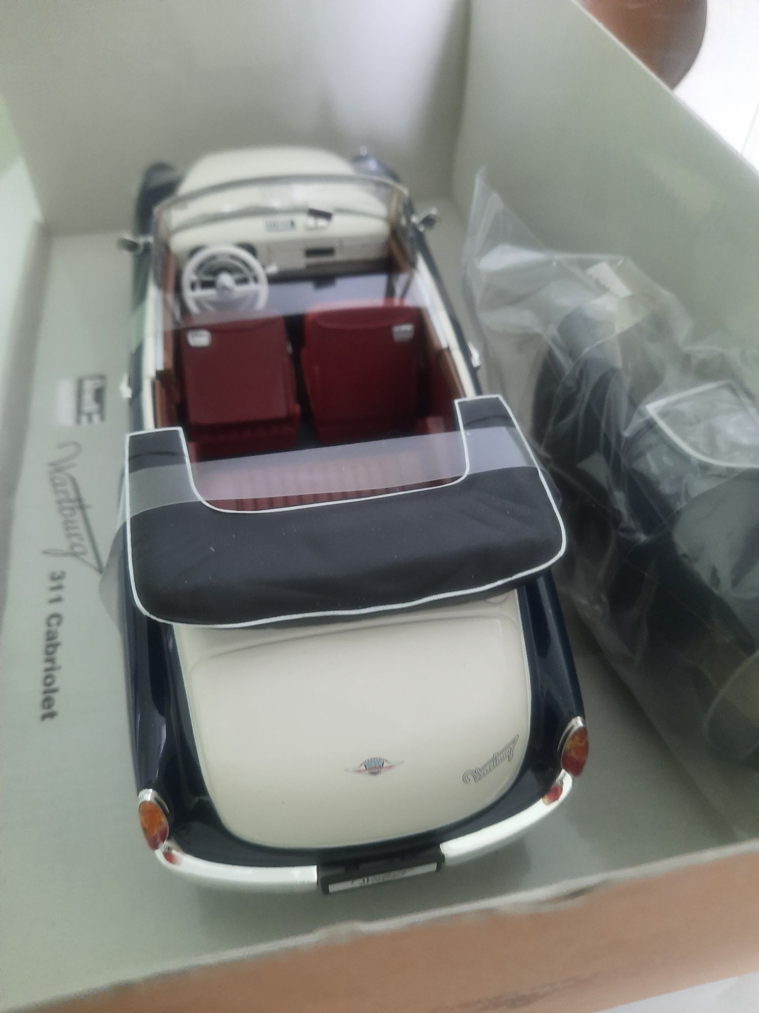 Wartburg 311 coupe cabriolet nowy revell 1:18