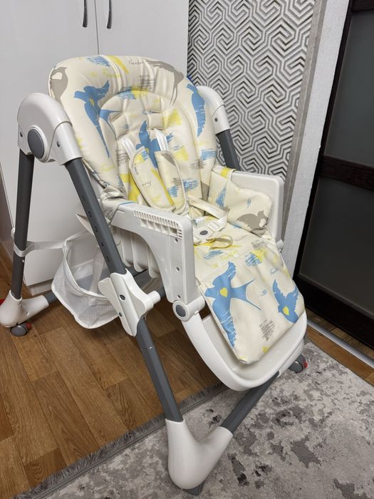 Дитячий складний стільчик для годування на колесах BAMBI