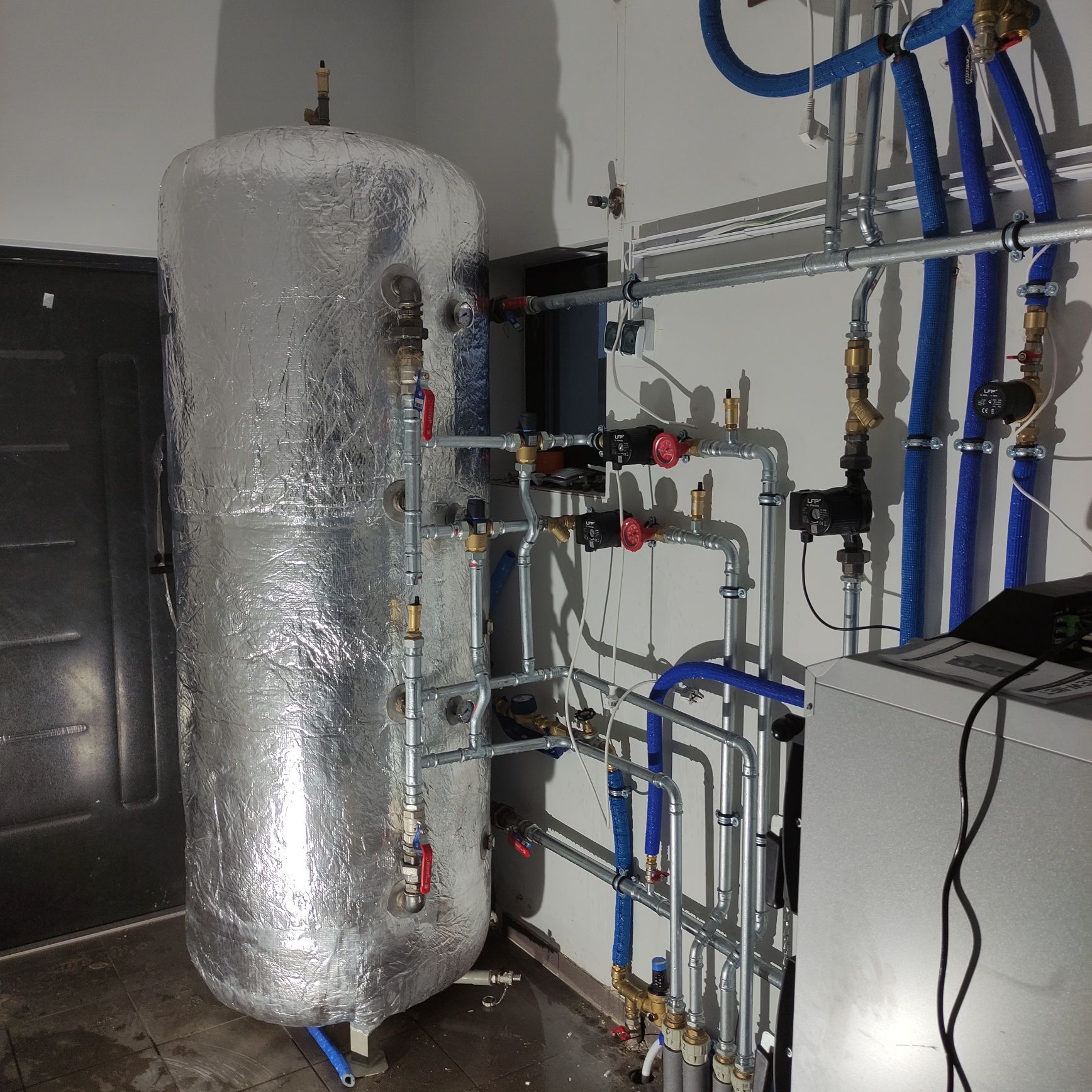 Instalacje CO  i CWU bufor ciepła hydraulik
