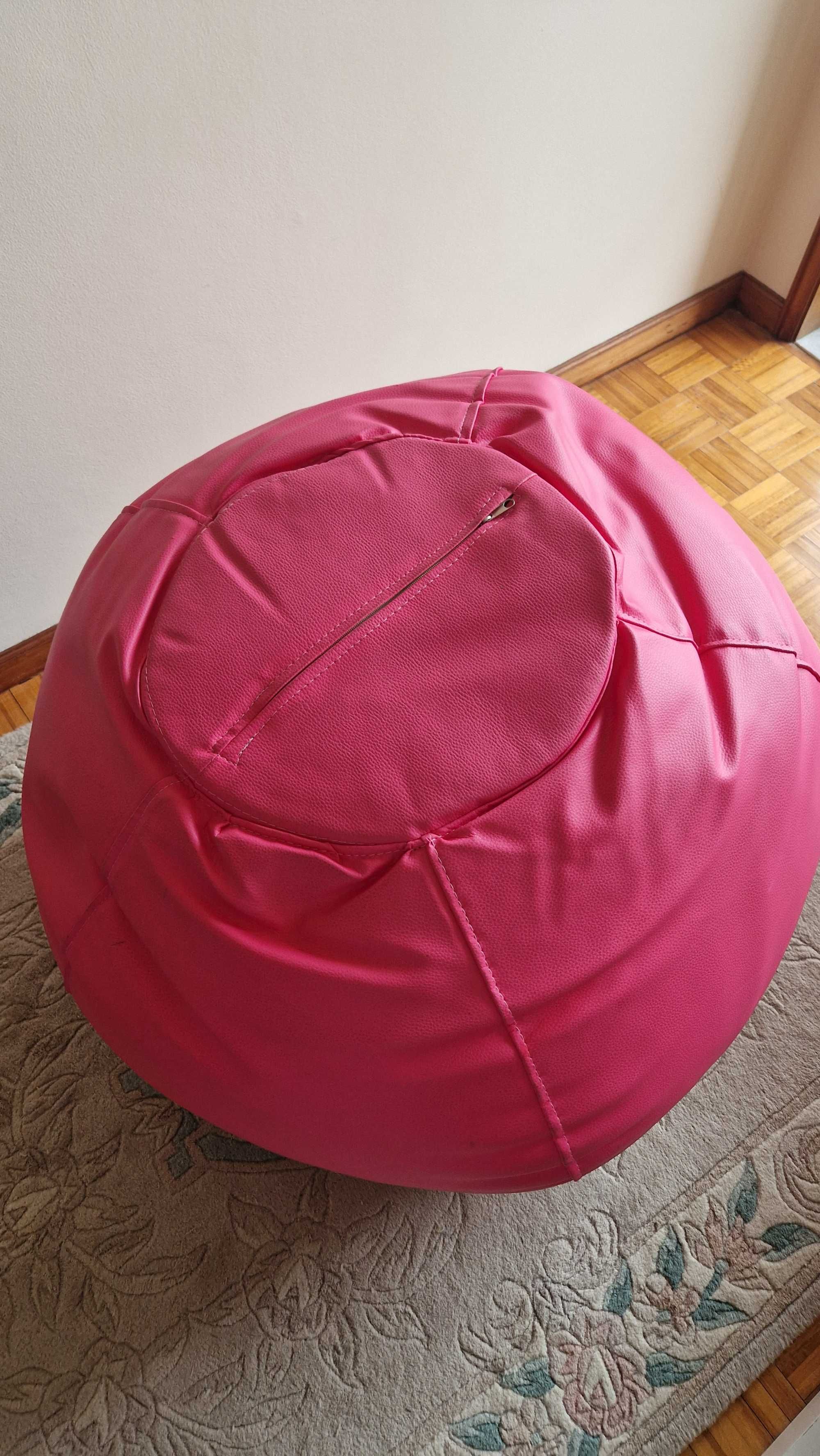 Puff Pêra em couro fuchsia