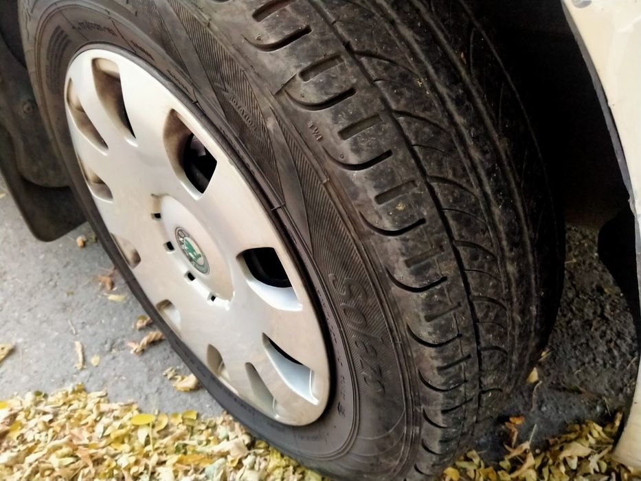 Продам Шкоду Октавию тур 1,6MPI /102л.с