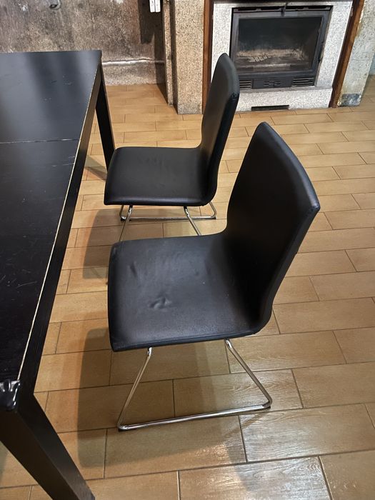 Mesa de jantar com cadeiras