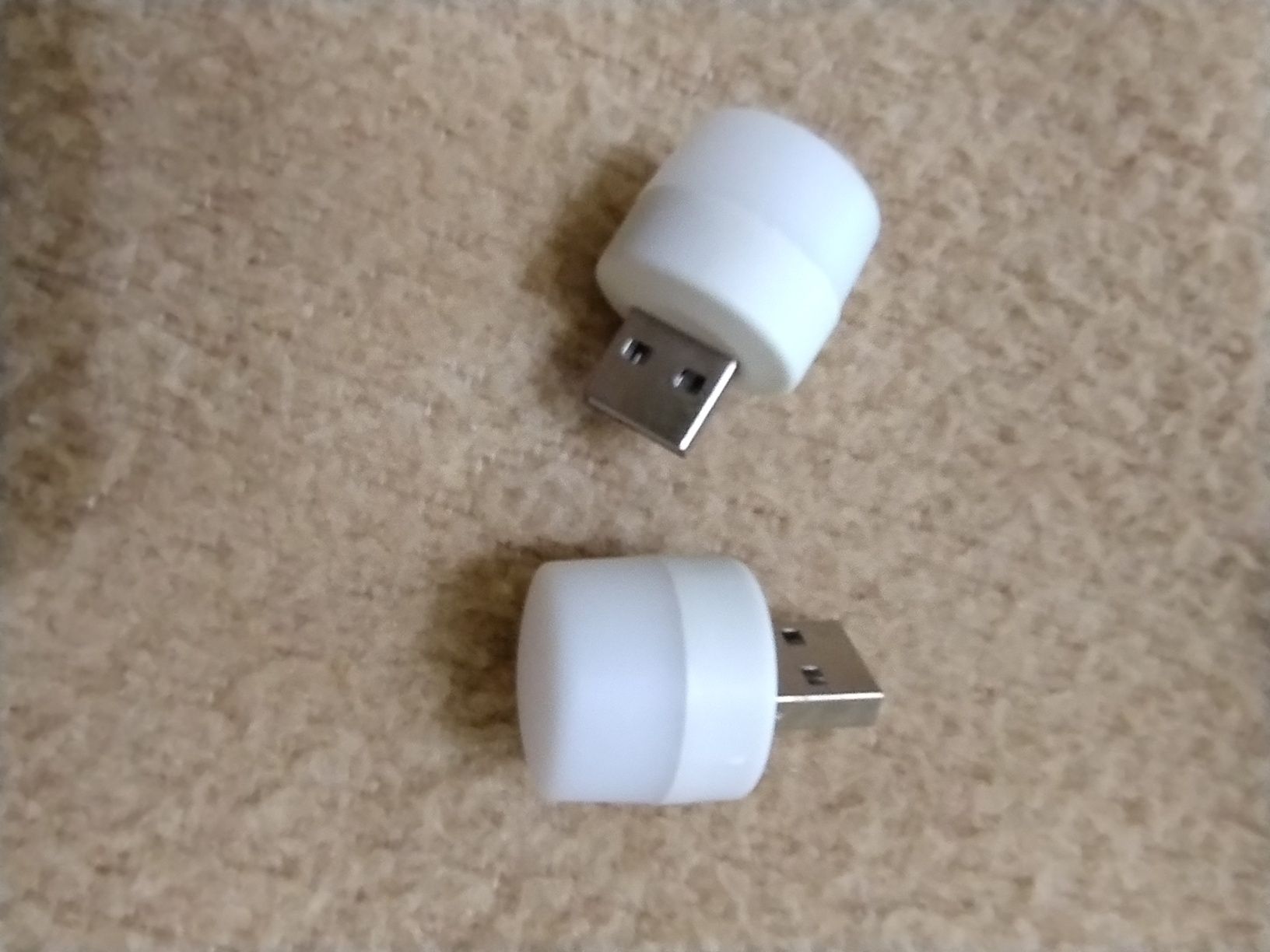 Лампочка     USB .