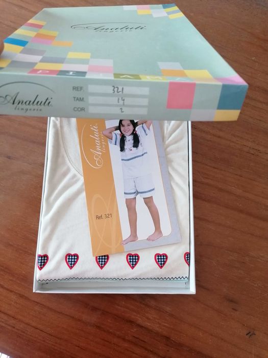 Pijama de Criança Tamanho: 14 anos