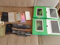 Sprzedam dwa tablety dwie baterie do laptopów etui do telefonów