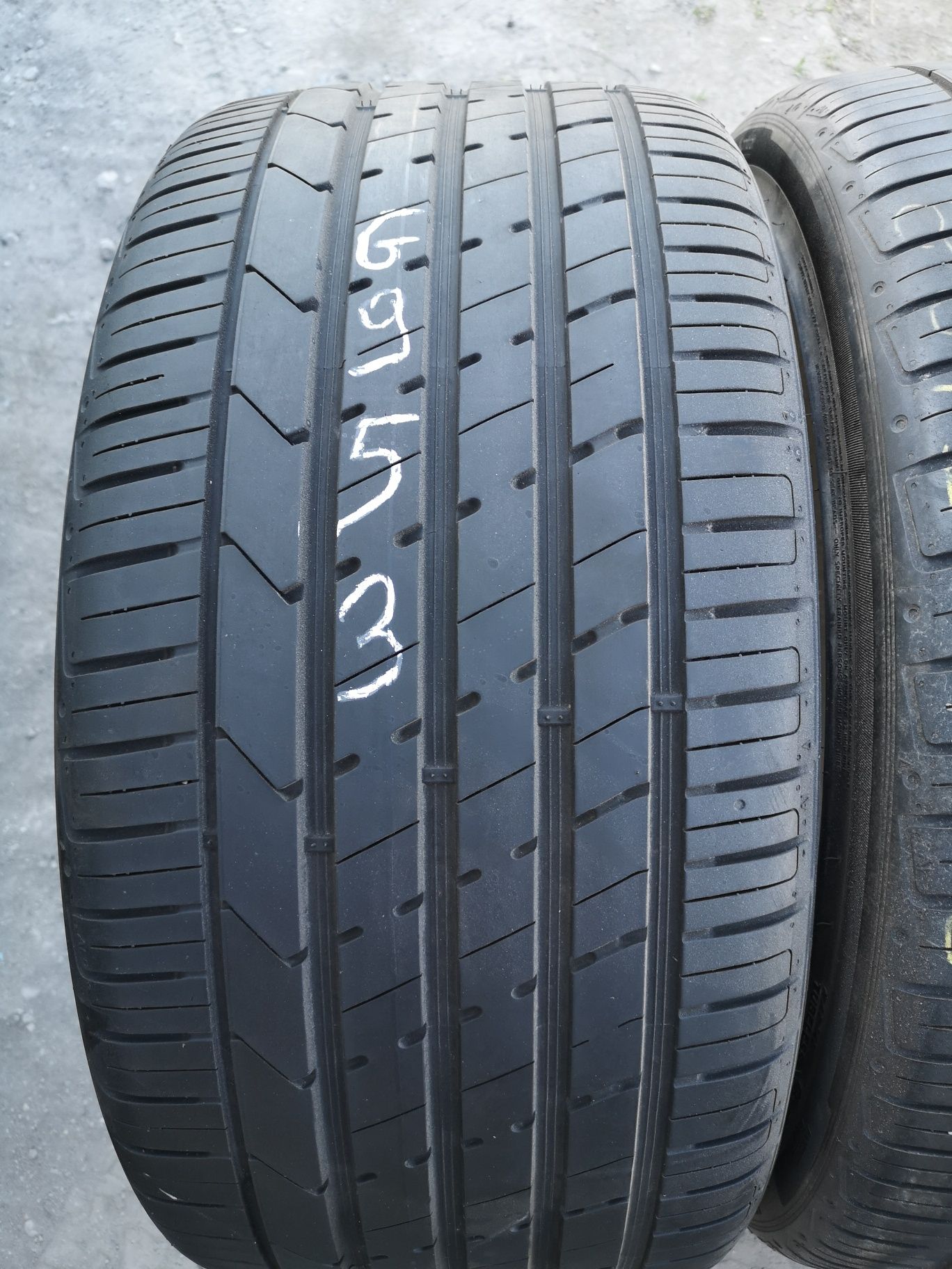 Opony letnie 285/35/22 Hankook 2szt 5,5mm