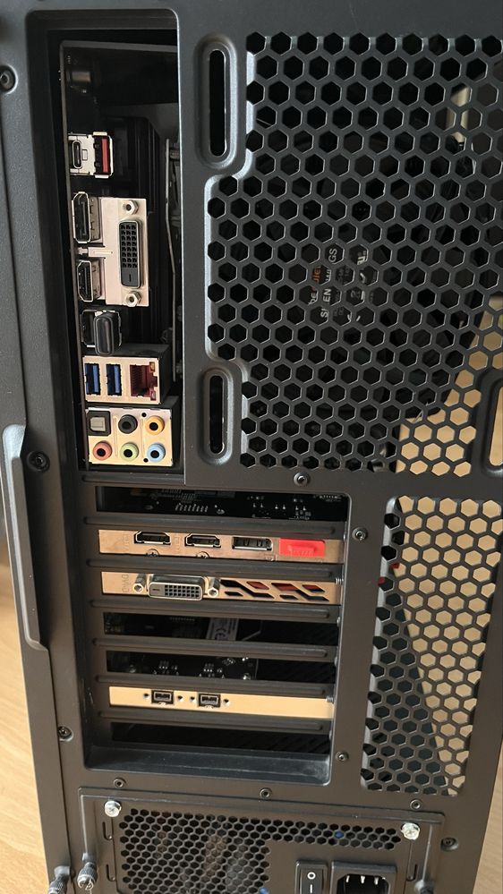 Intel 8600 32ddr4 fractal design