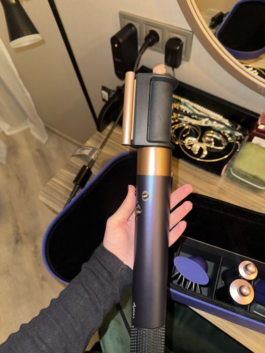 Продам стайлер Dyson