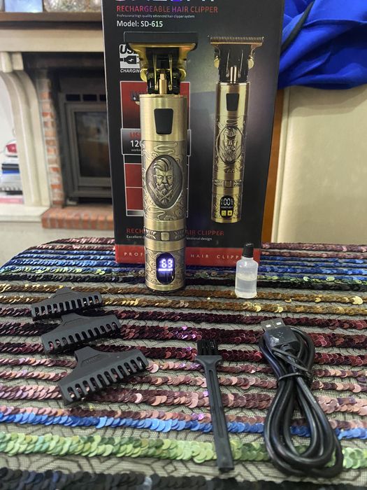 Maquina de barbear e cortar cabelo Profissional