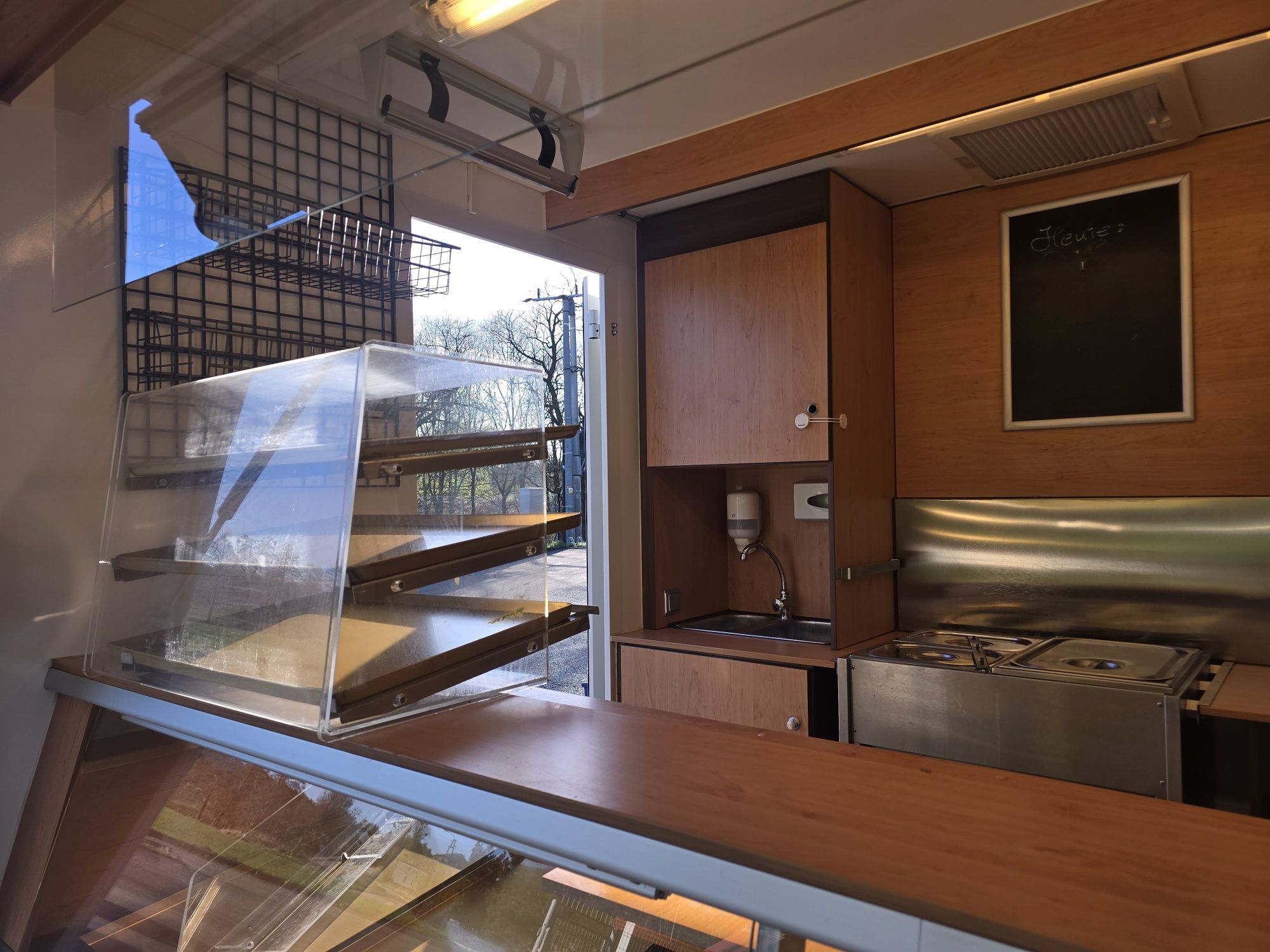 Autosklep Renault Master Food Truck Pieczywa Ciast