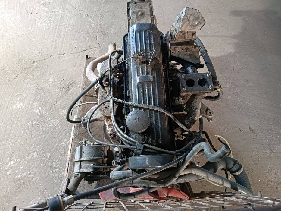 Двигун сієра 1.6 з навісним