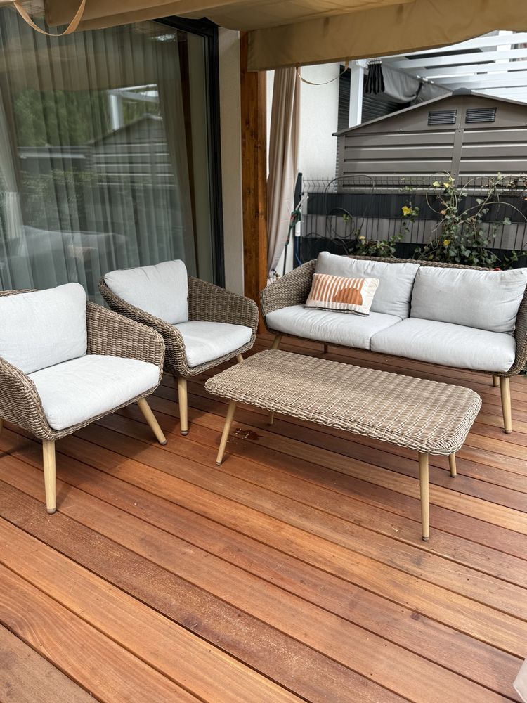 Zestaw mebli ogrodowych z technorattanu – sofa + 2 fotele + stolik