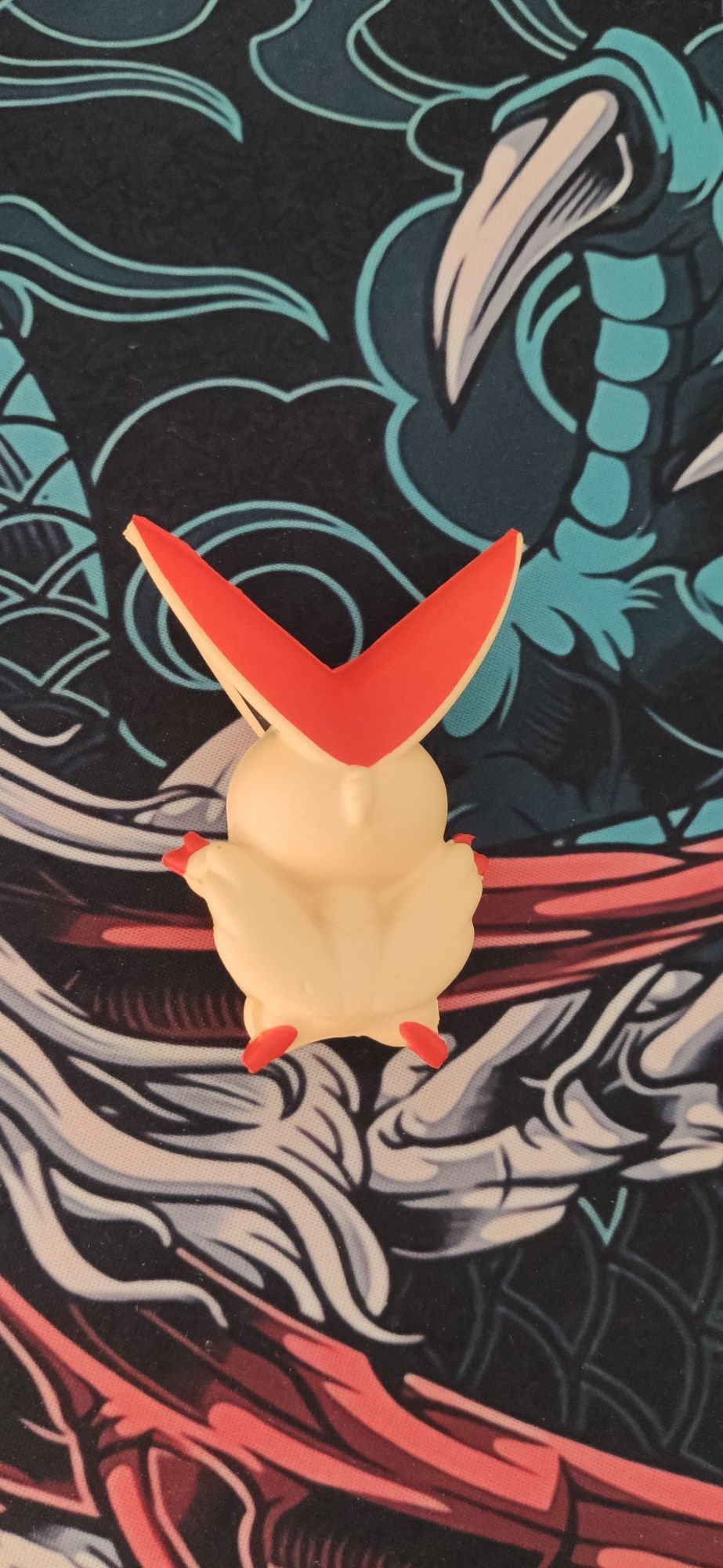 Pokemon figurka squishy - victini