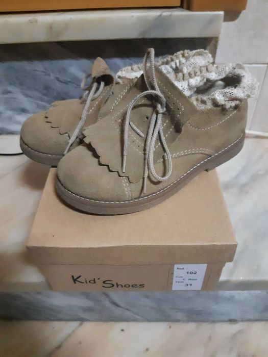 Sapatos Carneirinhos Ref. 100/F Tam. 26, 28, 31 e 33