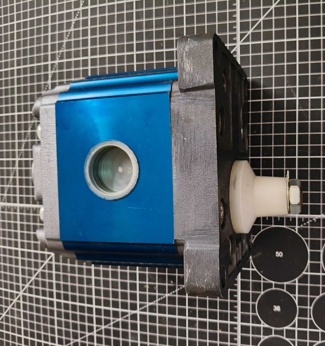 Pompa hydrauliczna zębata Vivolo Vivoil X3P7402AEEA Obj.32cm3