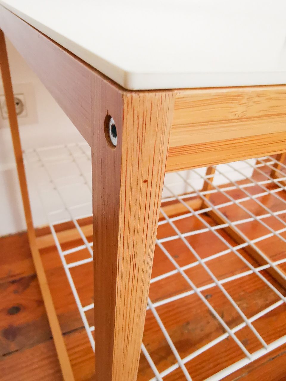 1 mesa de apoio IKEA PS 2012