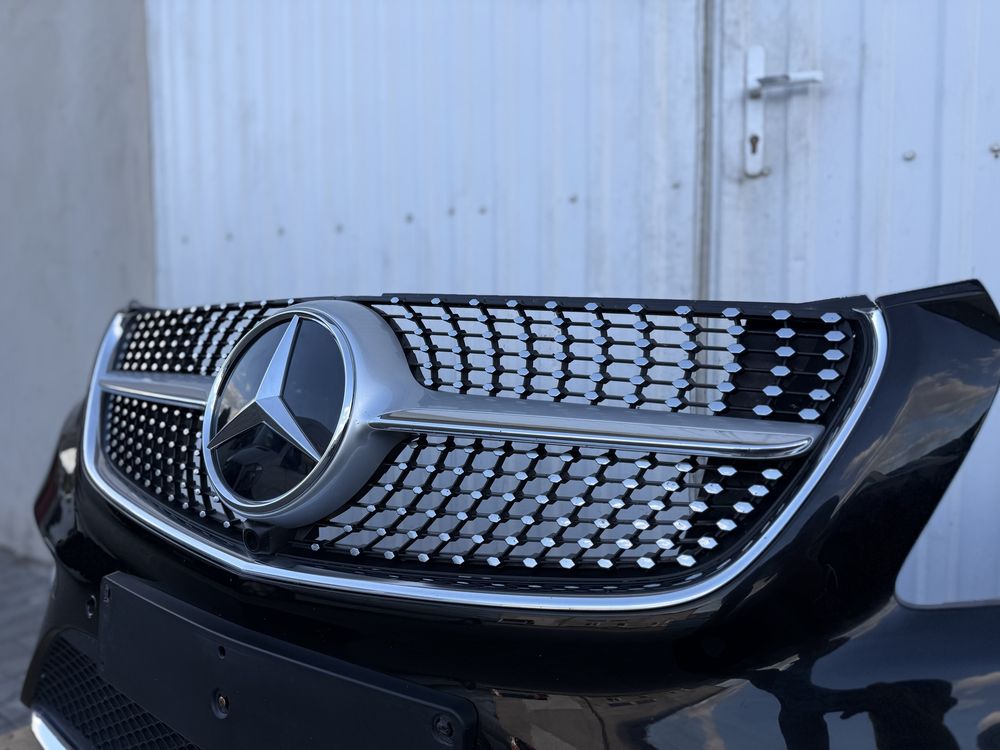 Бампер передній АМГ чорний ідеал решітка діамант AMG V-class Ве-класс