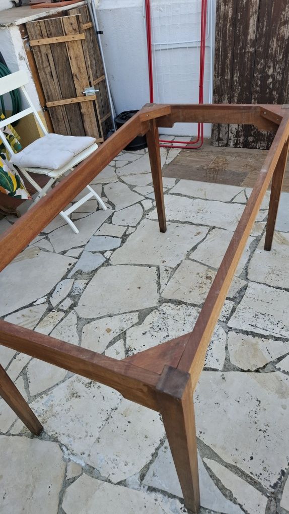 Mesa de jardim ou de sala