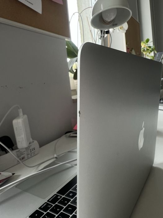 MacBook Air Retina 13-calowy, 2019 r.