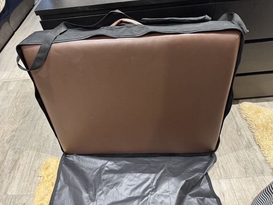 Складний масажний стіл коричневий в ідеалі