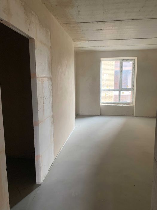 Продам простору 3-кімнатну квартиру з терасою - центр Ірпеня!