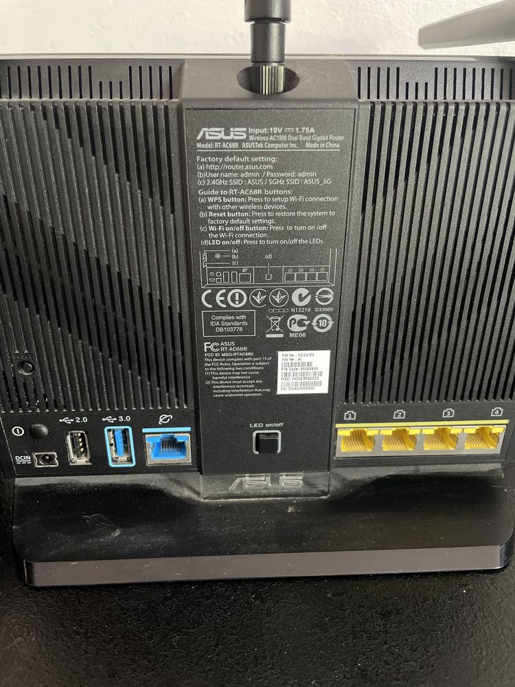 Router Asus RT-AC68R