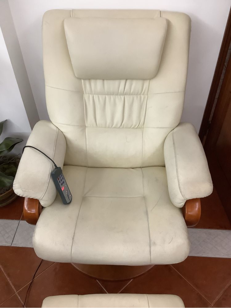 Cadeirão elétrico de massagem com aquecimento e descansa pernas