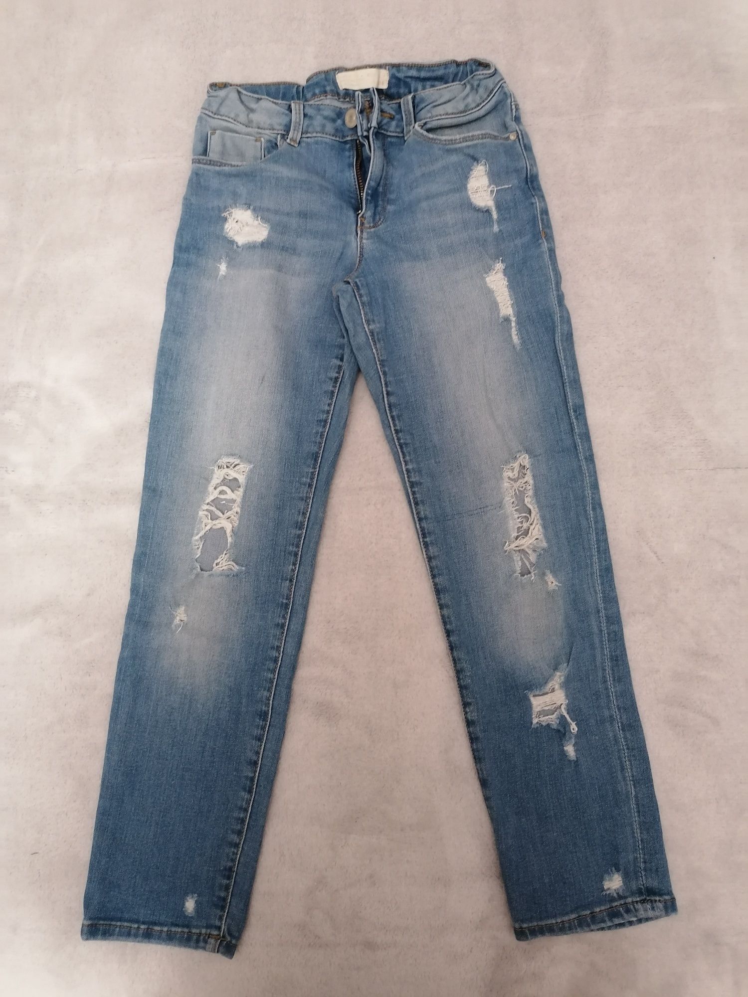 2 pary jeansów Zara blekitne z dziurami, 136, H&M, granatowe