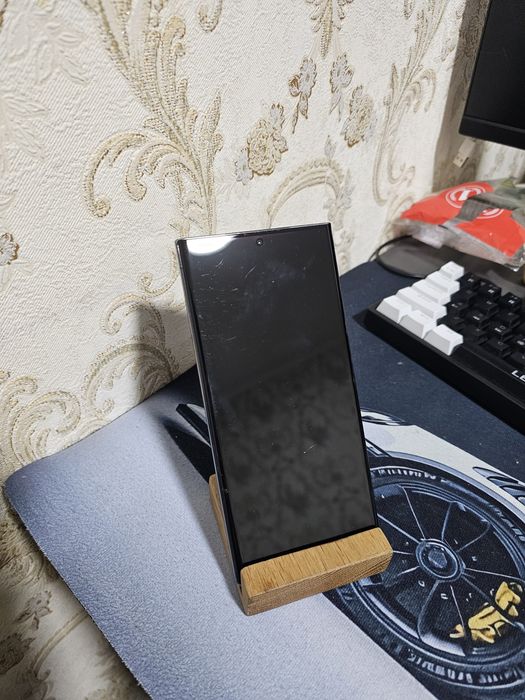 Samsung s23 ultra 2 sim  256/12 тріщина на екрані