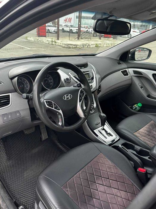 Hyundai Elantra 2011