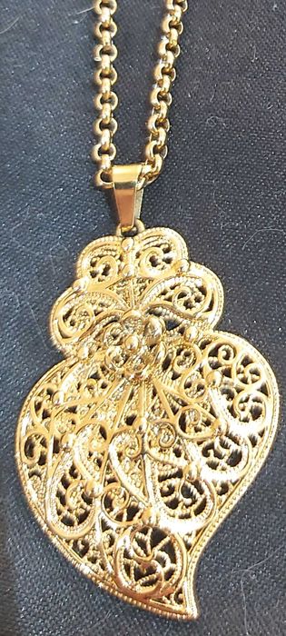 Cordão com coração de Viana em Filigrana